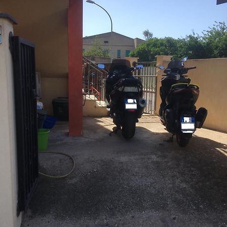 ホテル La Via Del Mare オリスターノ エクステリア 写真